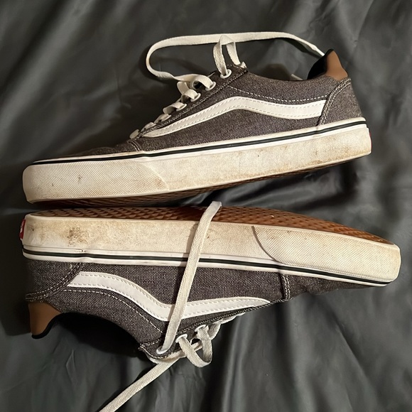 Vans - Picture 2 of 5